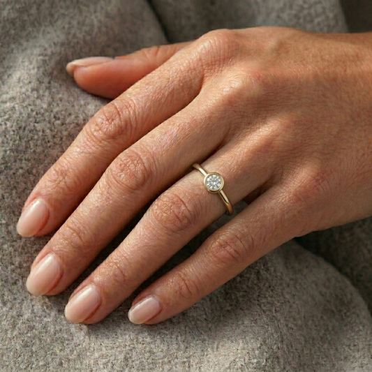 Round, Bezel Set, Engagement Ring, 0.5 Carats, Yellow Gold
