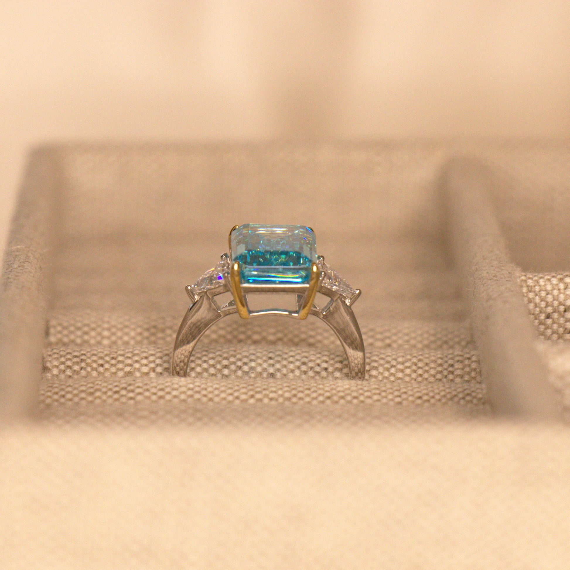 princess diana aquamarine ring, divorce ring from prince charles, march birthstone ring, royal rings, royal jewellery, sterling silver ring