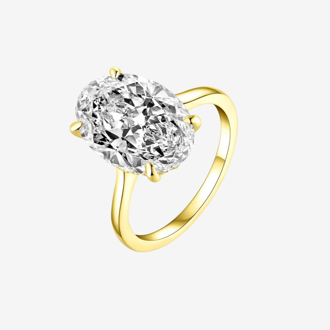 Hailey Bieber, Oval Cut Ring, 6 Carats, Gold