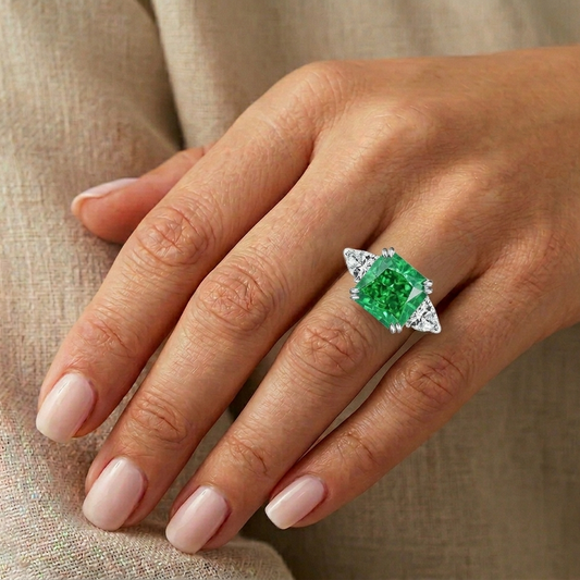 4 Carat, Colombian Emerald Green & Diamond Ring, Emerald Cut
