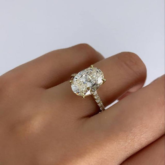 Blake Lively Rose gold Oval cut ring 
