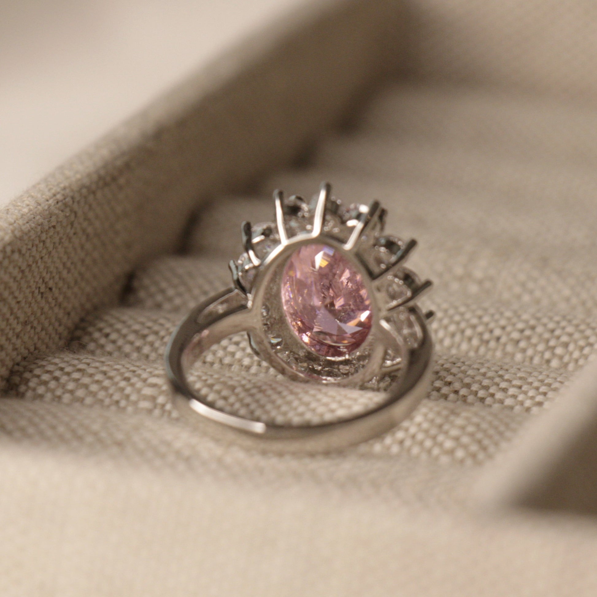 Lady Gaga’s oval purplish pink sapphire measures around 14 x 10mm 