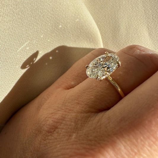 Hailey Bieber engagement Ring oval cut