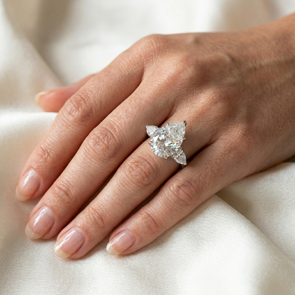 Jessica Simpson, Pear Shape Engagement Ring, 5.75 Carats