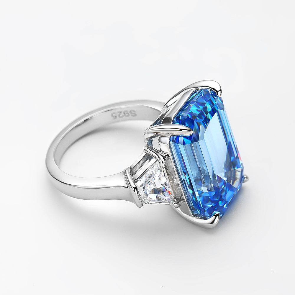 Princess Diana's Aquamarine ring, Emerald Cut, 16 Carat, Cocktail Ring close up