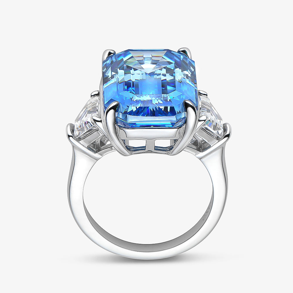 Princess Diana's Aquamarine ring, Emerald Cut, 16 Carat, Cocktail Ring side view