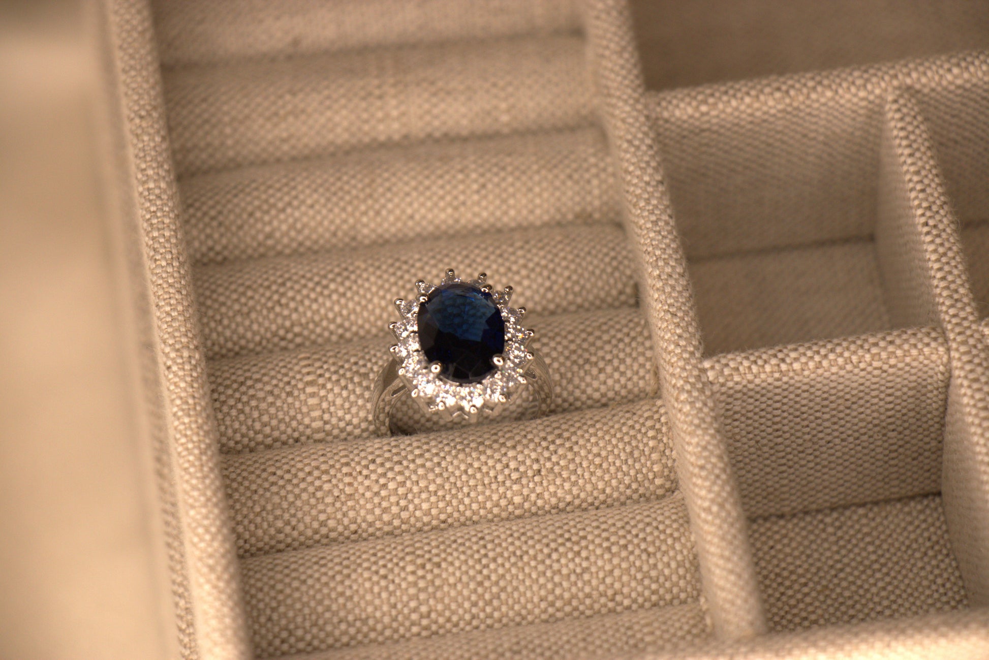 London 3 Carat Royal Blue Sapphire Halo Engagement Ring – Unique