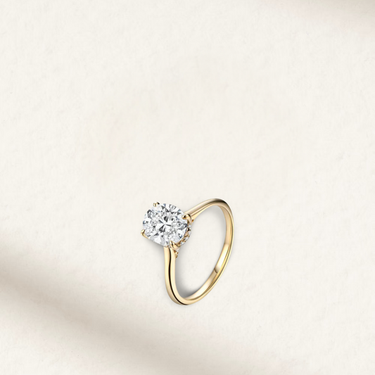 Oval Cut Engagement Ring, 2 Carats, 14k Yellow Gold
