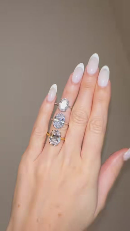 Hailey Bieber, Oval Cut Ring, 6 Carats, Gold